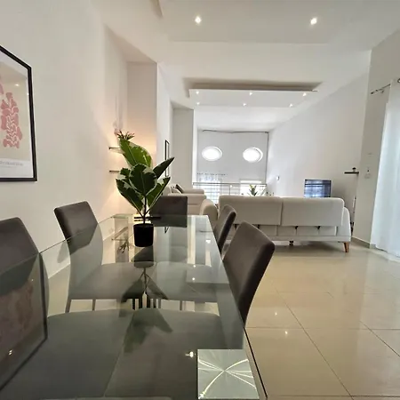 Water St Julians * San Ġiljan